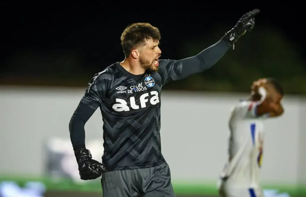 goleiro tiago volpi jogo gremio contra sao raimundo